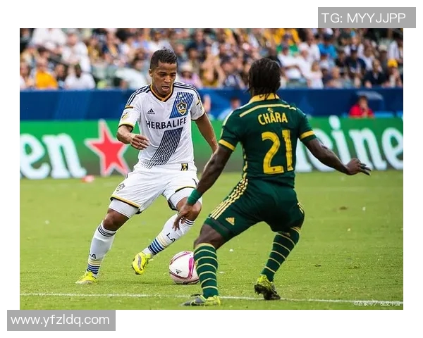 休斯顿迪纳摩与费城联激战正酣谁能在这场对决中笑到最后